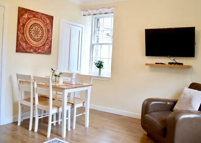 Simon Square Apartment