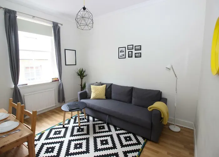 Tron Square Apartment