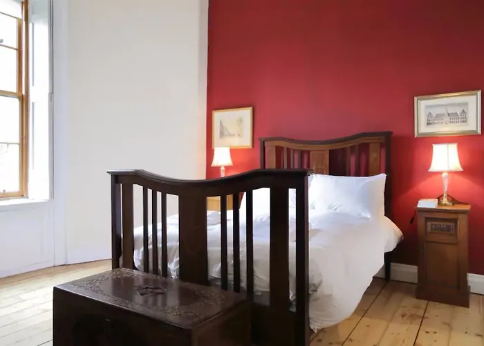 3 Bedroom Flat In City Centre