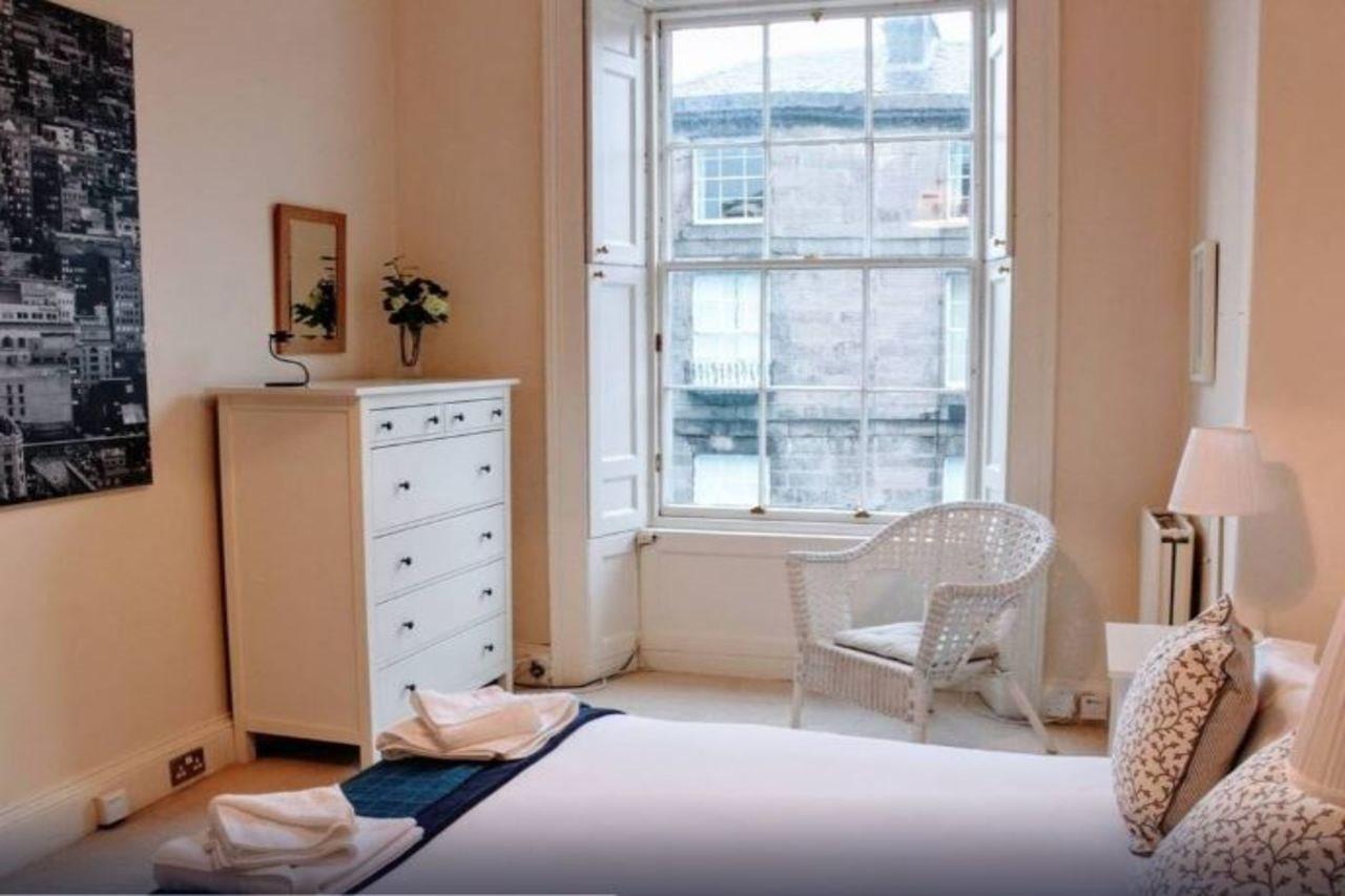 2 Bedroom Flat In The New Town *