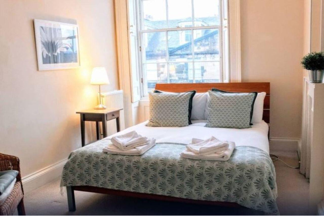 2 Bedroom Flat In The New Town Edinburgh