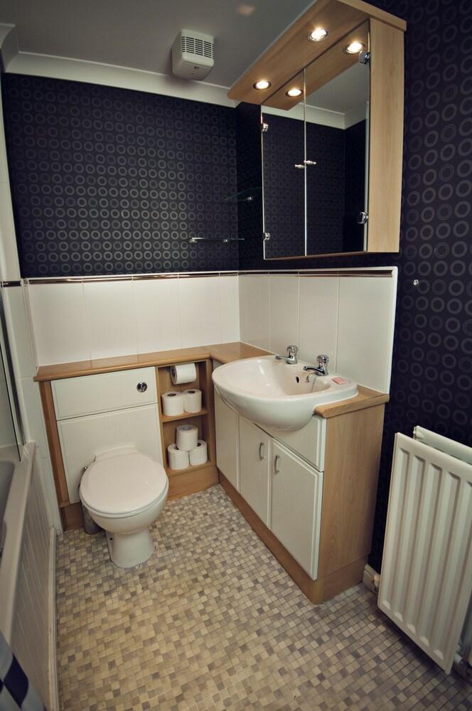 Lochend Serviced * EDI
