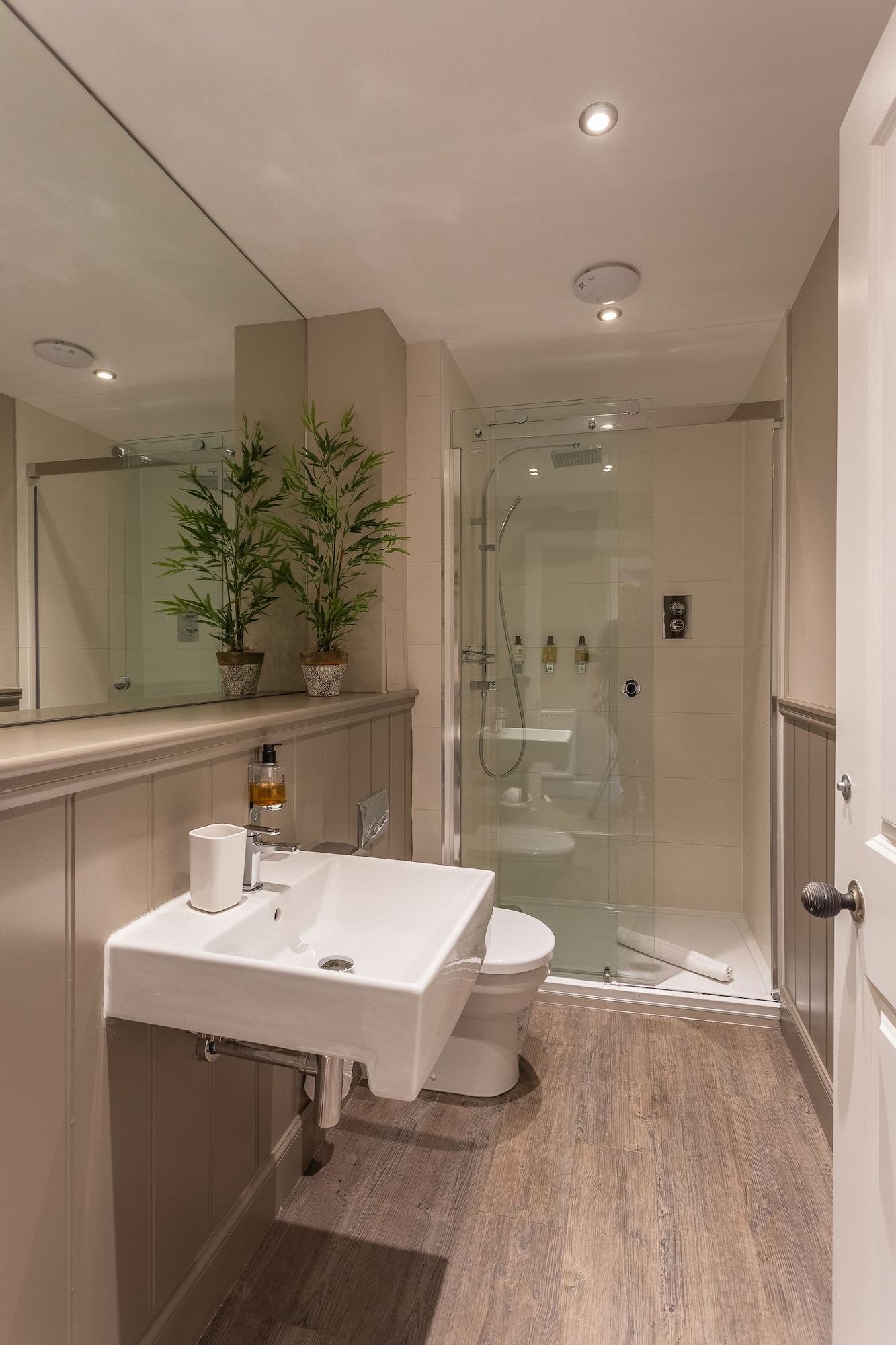 No.1 - George Iv Bridge Apartment *