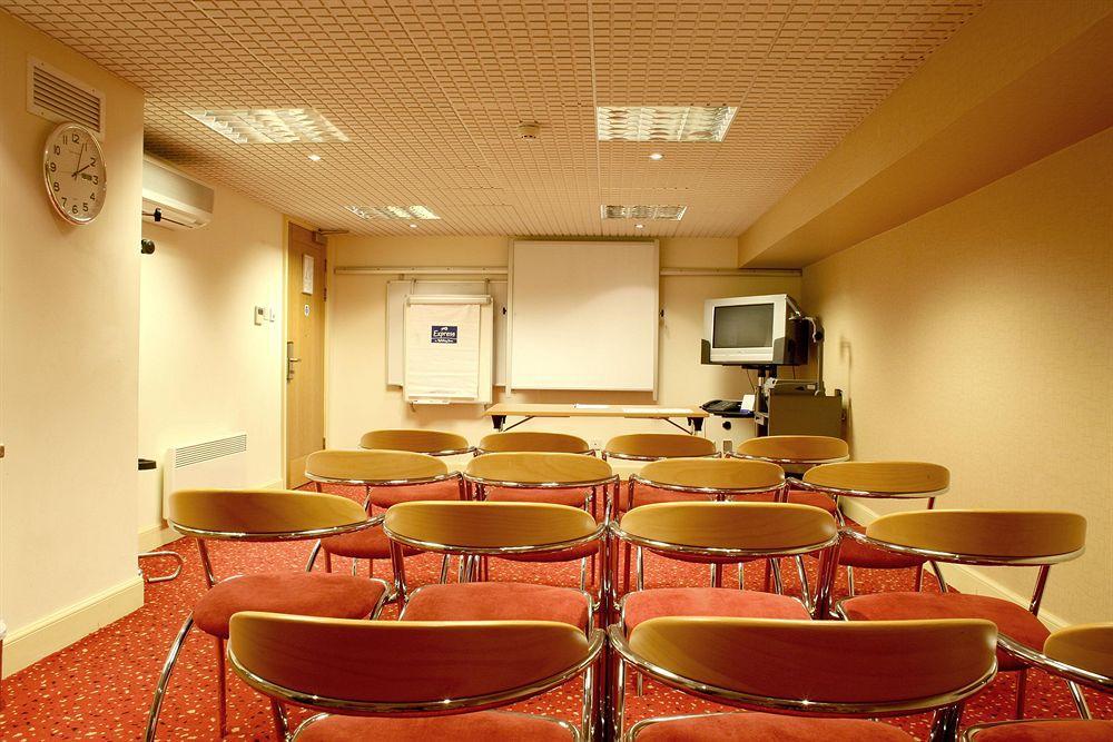 Express Centre By Ihg Hotel