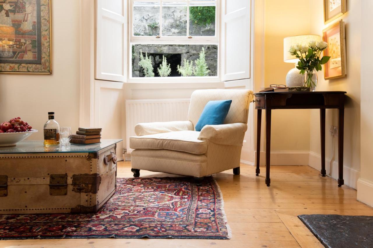 Apartment Number 10 In The New Town Edinburgh