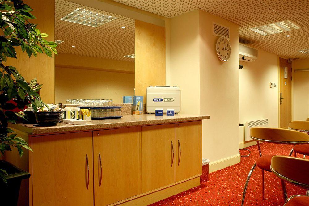 Hotel Express Centre By Ihg 3*