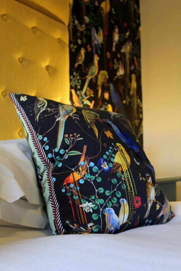 24 Royal Terrace Hotel 4*