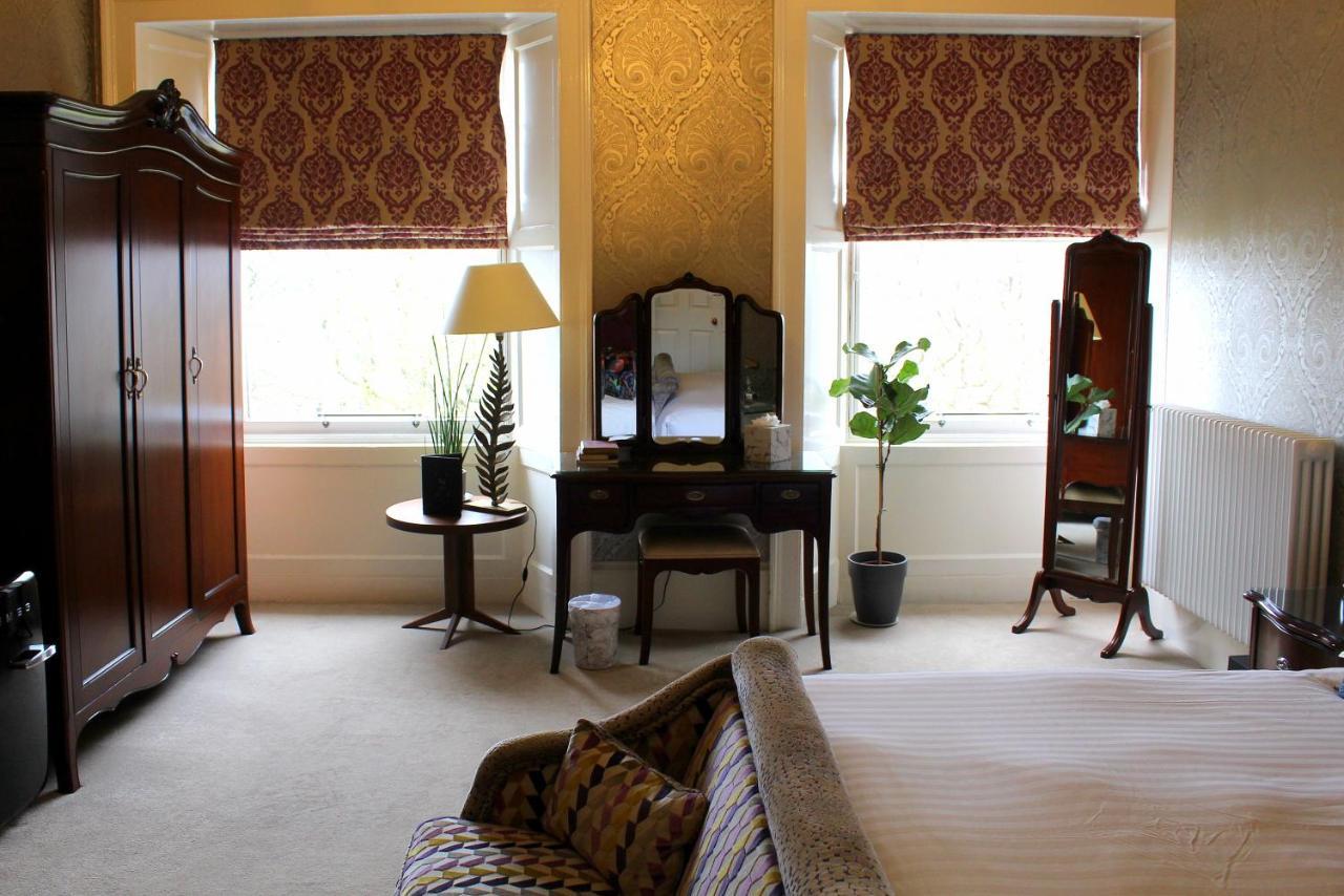 24 Royal Terrace 4*