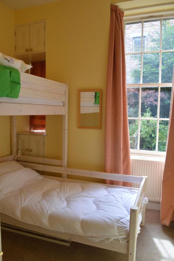 Traditional Georgian Flat In New Town *