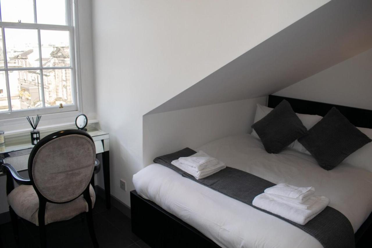 Unique 3 Bedroom Modern Penthouse *