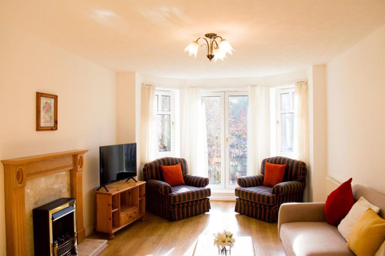 Peaceful 2 Bedroom Sleeps 5 Free Parking * EDI