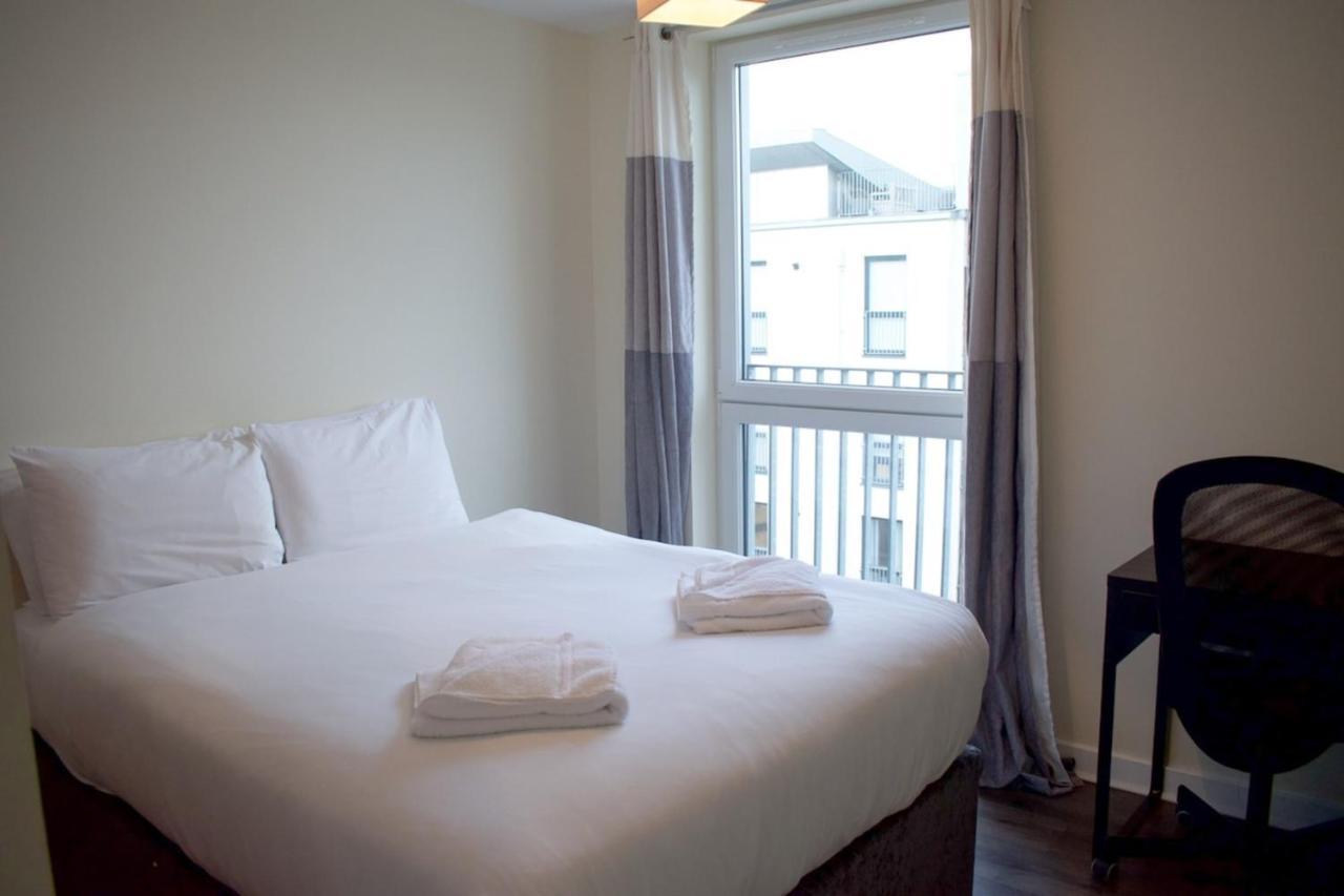 Large And Modern 2 Bed 2 Bath * Edinburgh