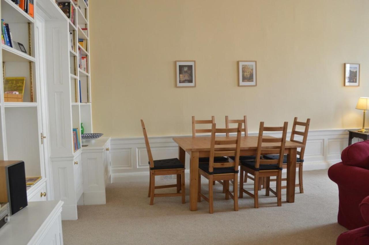 Traditional Georgian Flat In New Town * Edinburgh