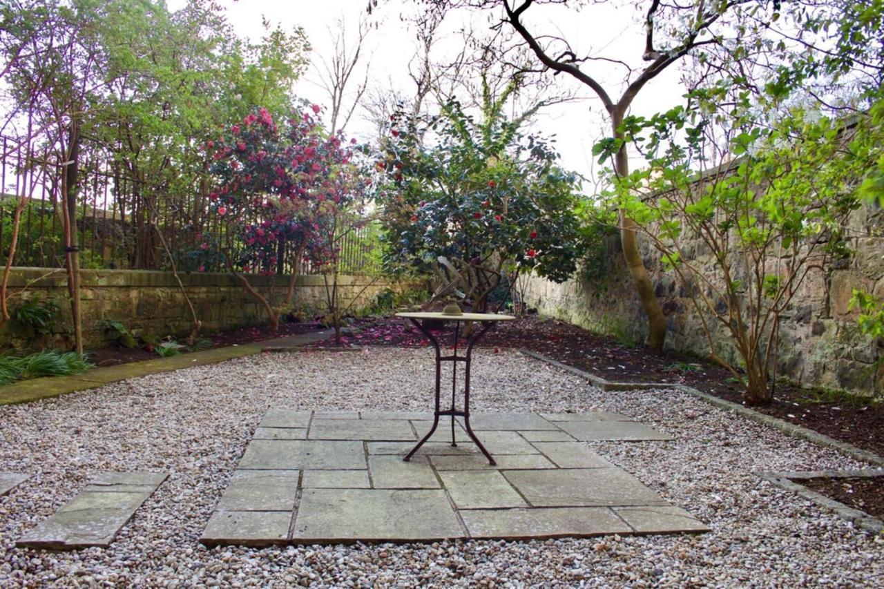 Beautiful New Town Studio With Patio Apartment EDI