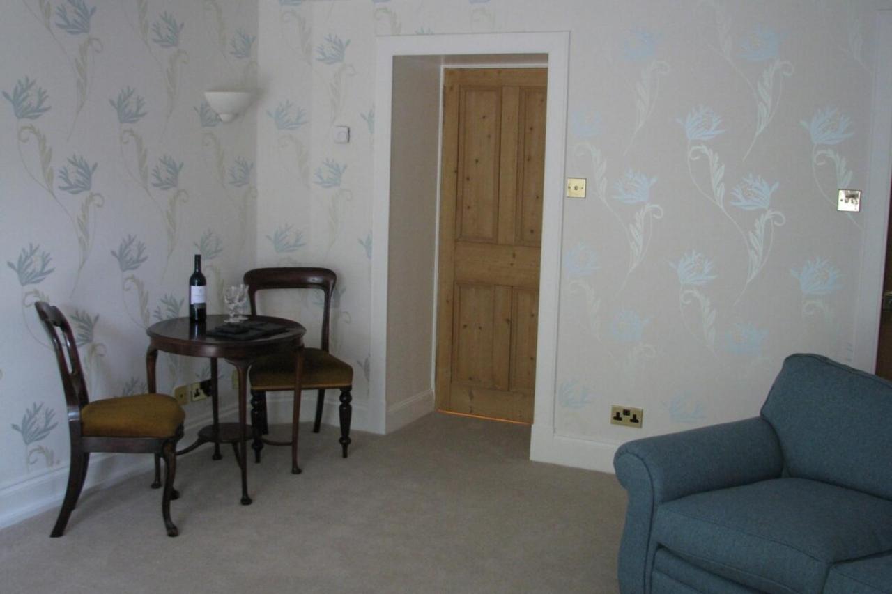Beautiful New Town Studio With Patio
