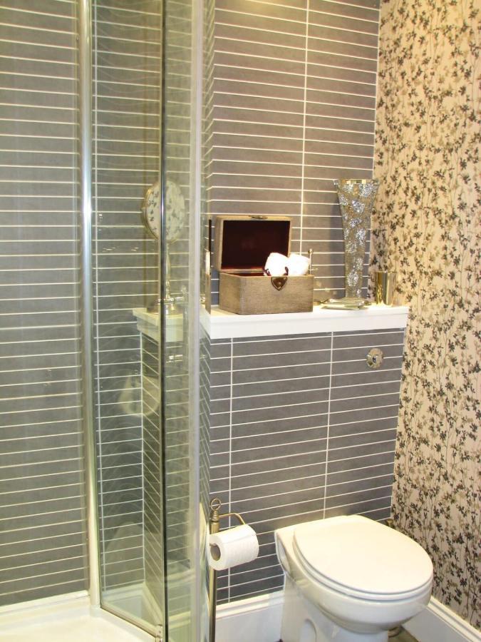 Apartment Beautiful New Town Studio With Patio EDI