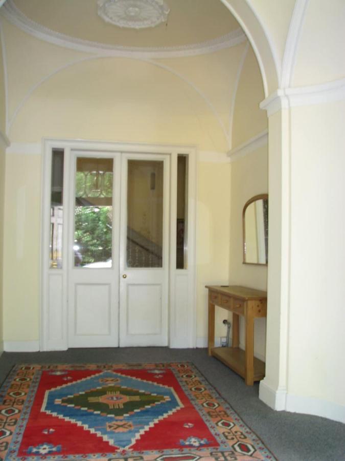 Beautiful New Town Studio With Patio Apartment *