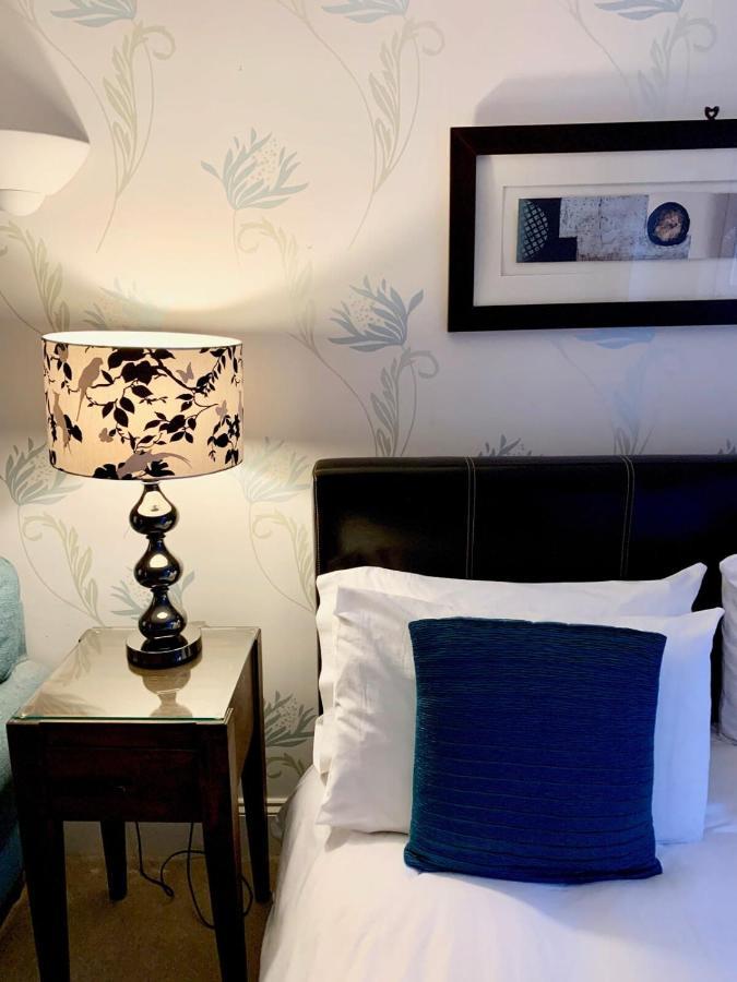 Apartment Beautiful New Town Studio With Patio EDI