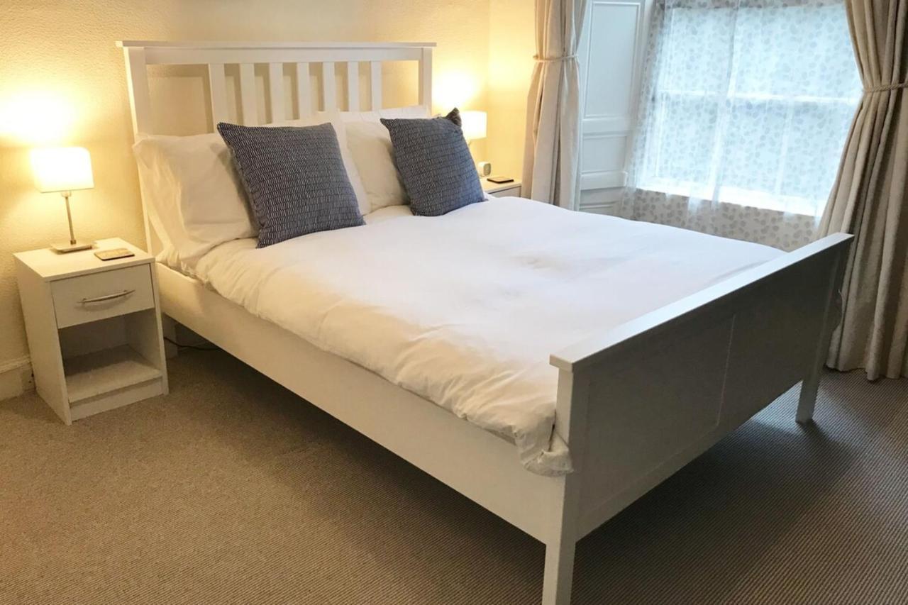Apartment With Private Entrance & Patio Edinburgh
