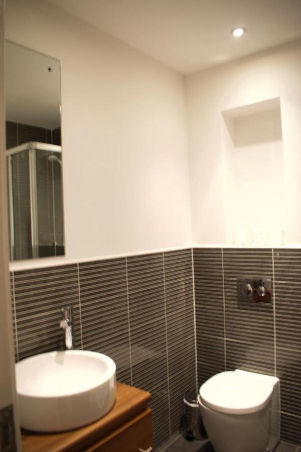 Large And Modern 2 Bed 2 Bath *