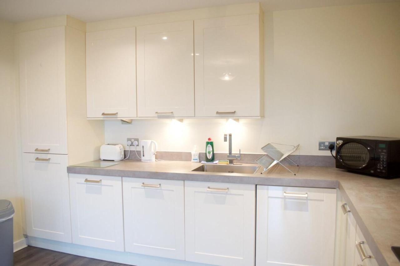 Apartment Large And Modern 2 Bed 2 Bath *