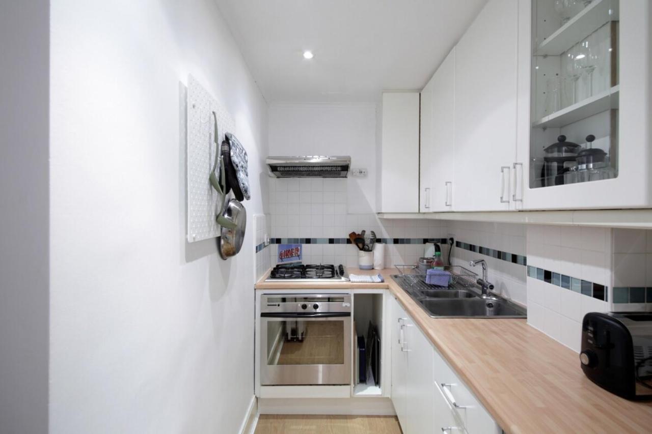 With Private Entrance & Patio Apartment *