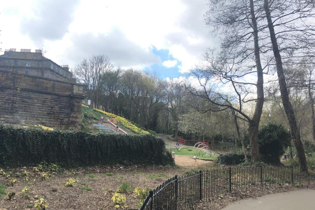 Apartment With Private Entrance & Patio Edinburgh