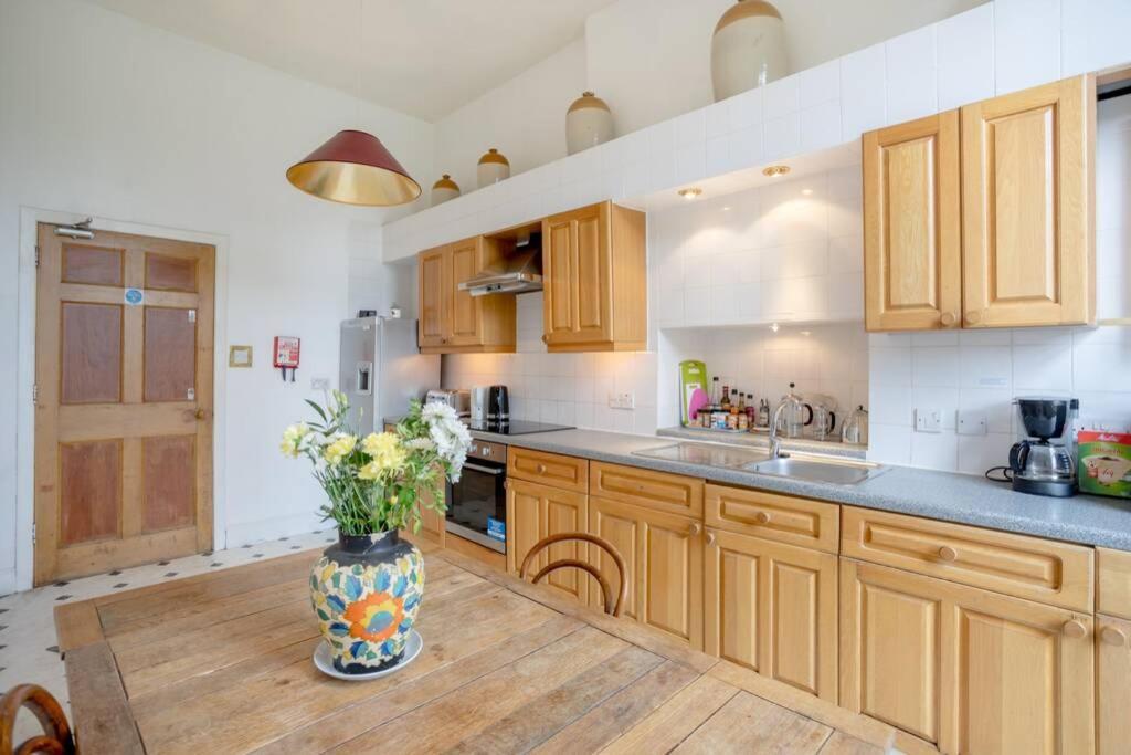 5-bedroom Flat Apartment EDI