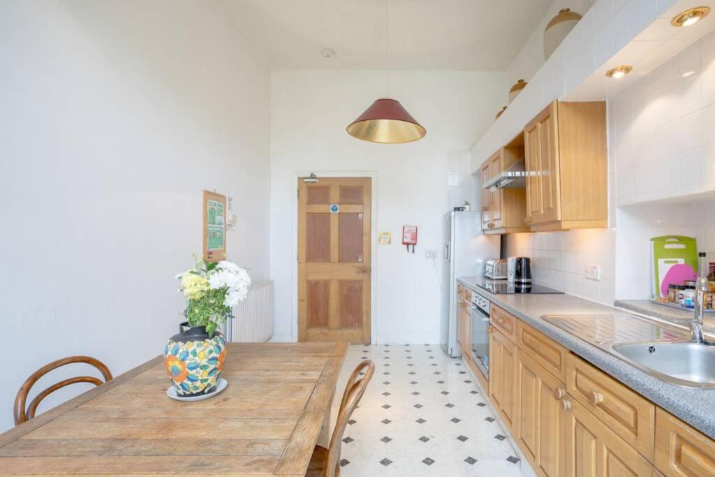 5-bedroom Flat EDI