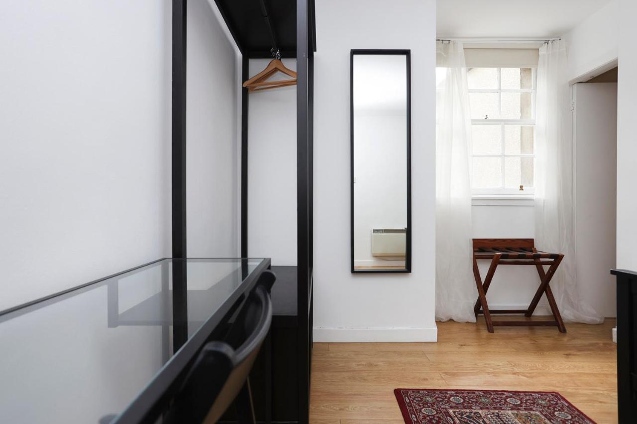 Joivy 1 Bed Flat, Heart Of Grassmarket *
