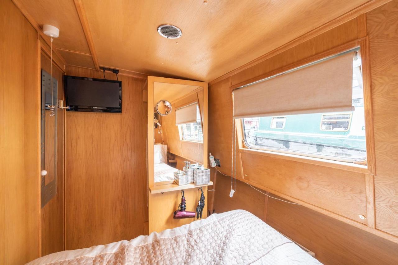 Botel - Houseboats EDI