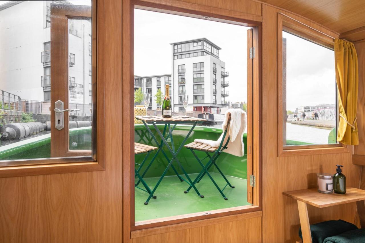 - Houseboats Botel EDI