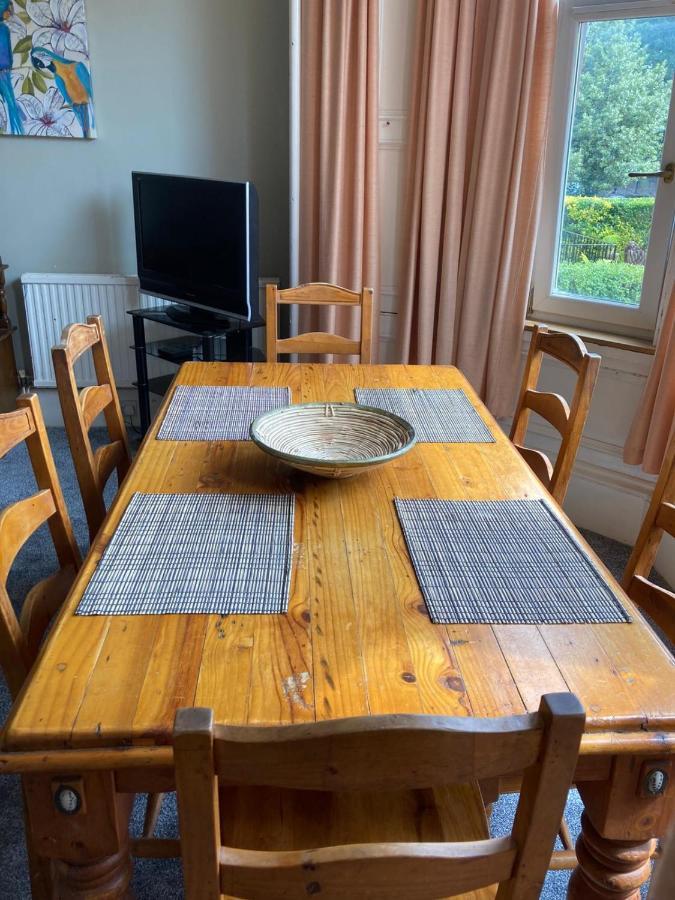 Victorian 3 Bedroom With Free Parking And Private Garden Apartment EDI