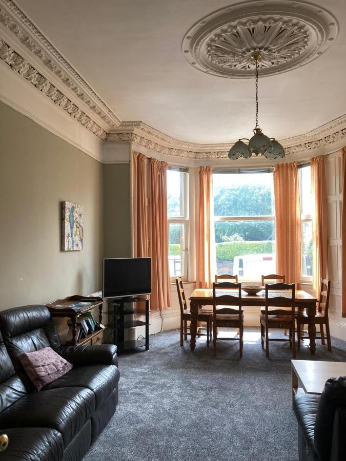 Apartment Victorian 3 Bedroom With Free Parking And Private Garden EDI