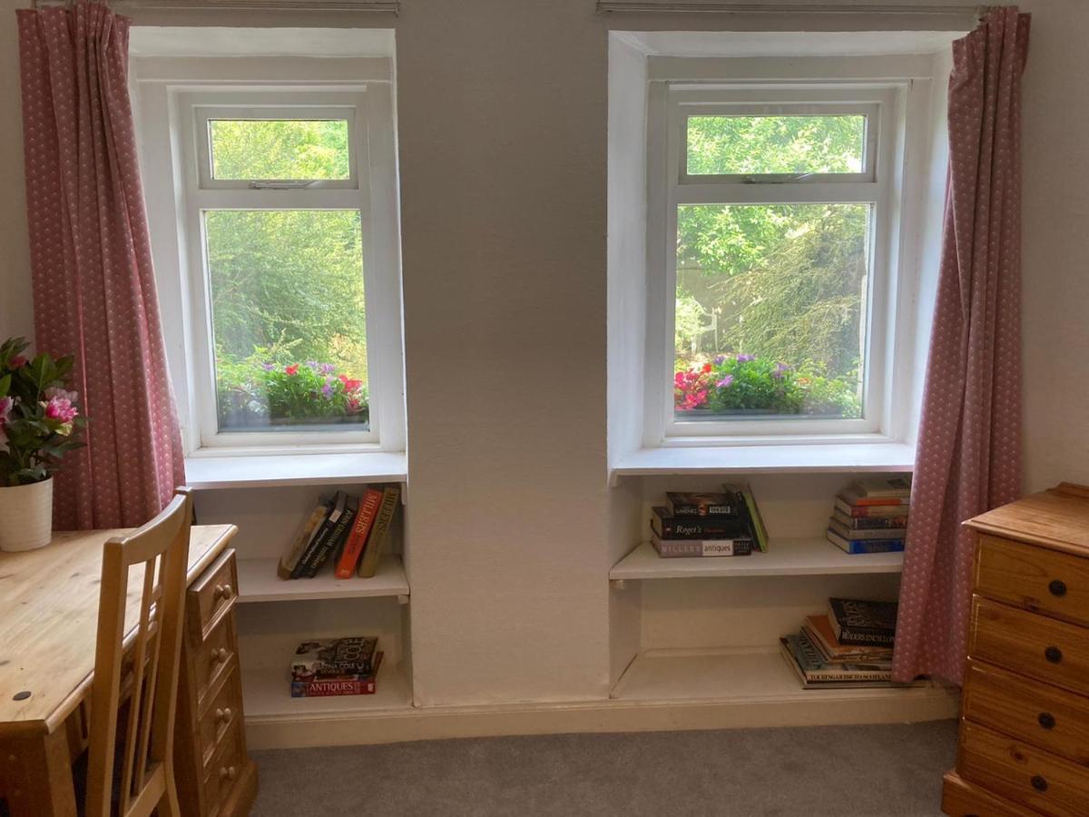 Victorian 3 Bedroom With Free Parking And Private Garden Apartment EDI