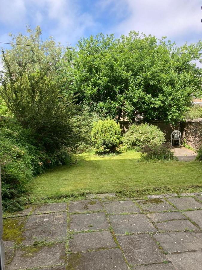 Victorian 3 Bedroom With Free Parking And Private Garden * EDI