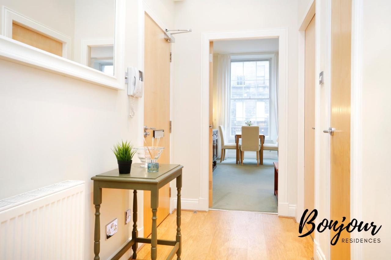 Spacious 2br-2ba, Charlotte Square - Free Parking By Bonjour Residences