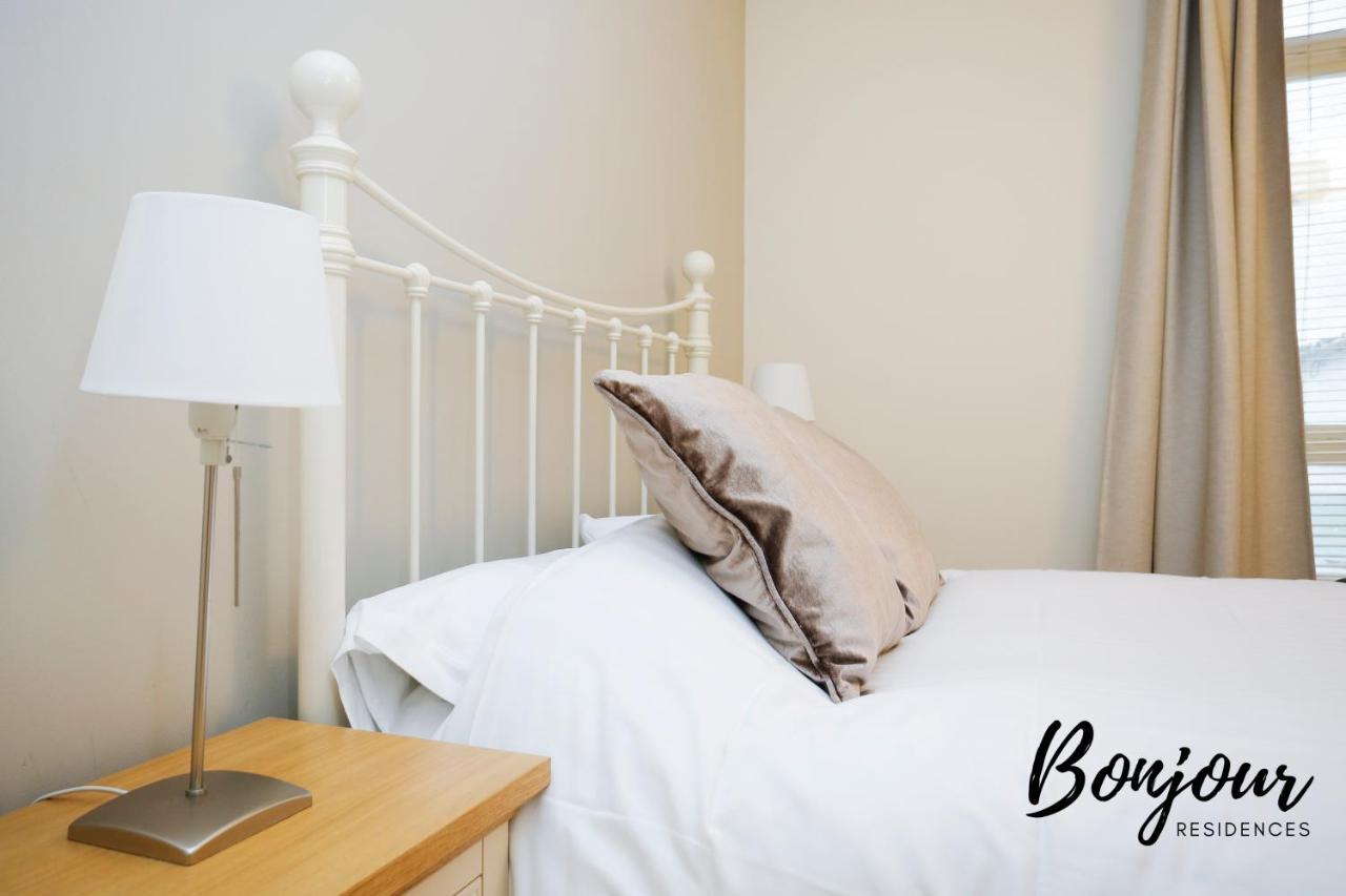 Spacious 2br-2ba, Charlotte Square - Free Parking By Bonjour Residences