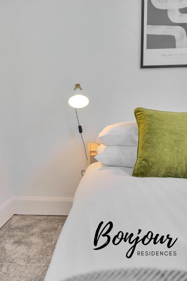 Charming 2br-1ba By Bonjour Residences * Edinburgh