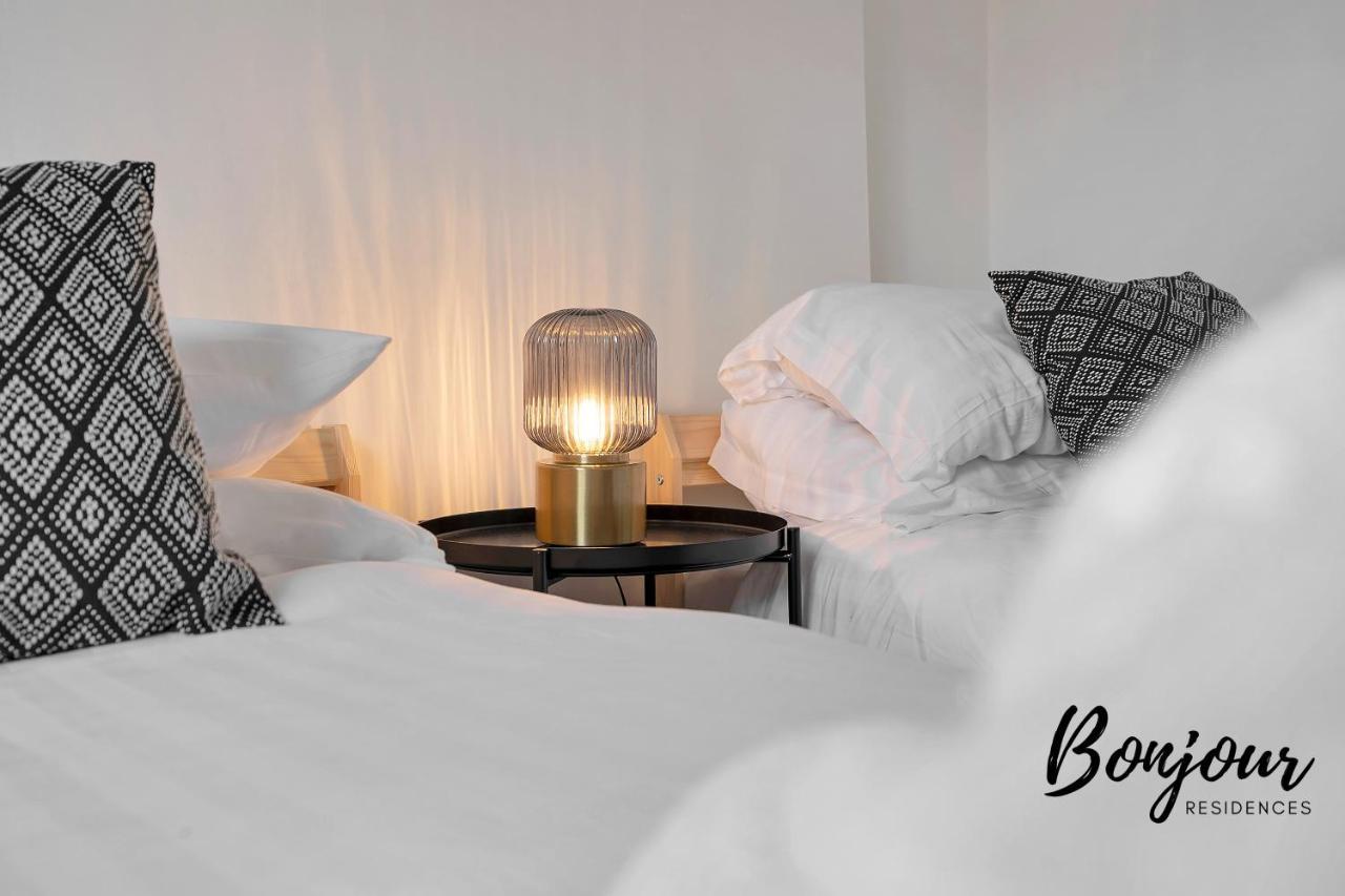 Charming 2br-1ba By Bonjour Residences * Edinburgh