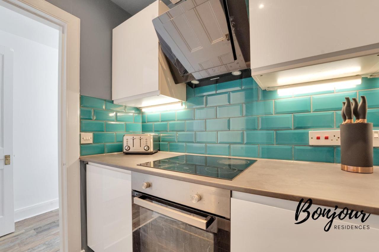 Charming 2br-1ba By Bonjour Residences Apartment Edinburgh