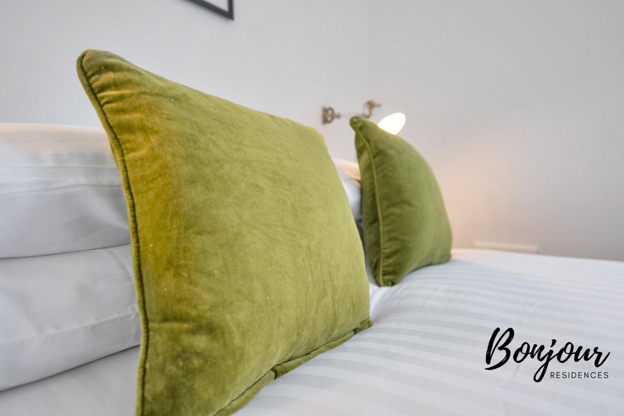 Charming 2br-1ba By Bonjour Residences Apartment