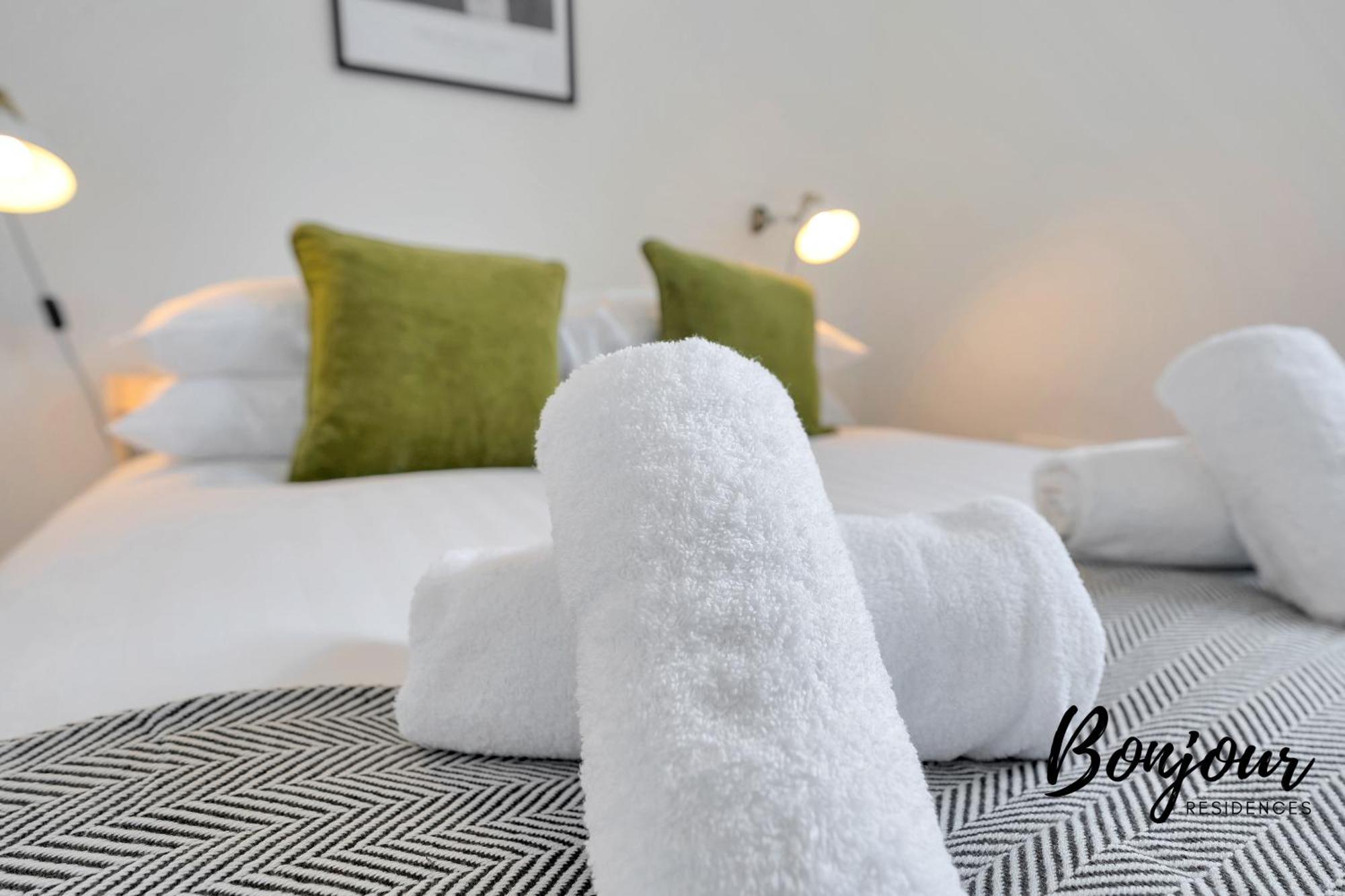 Charming 2br-1ba By Bonjour Residences *