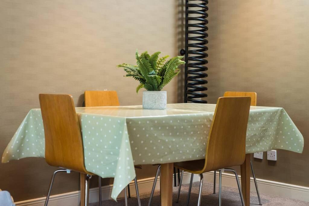 Royal Mile & Arthur's Seat Apt With Private Parking * Edinburgh