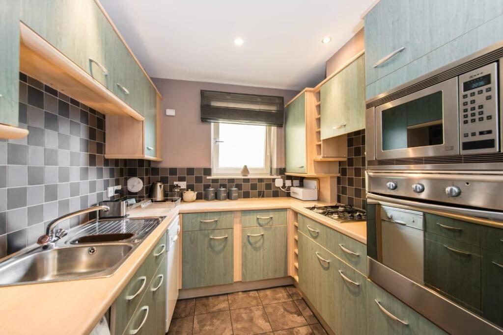 Apartment Royal Mile & Arthur's Seat Apt With Private Parking Edinburgh