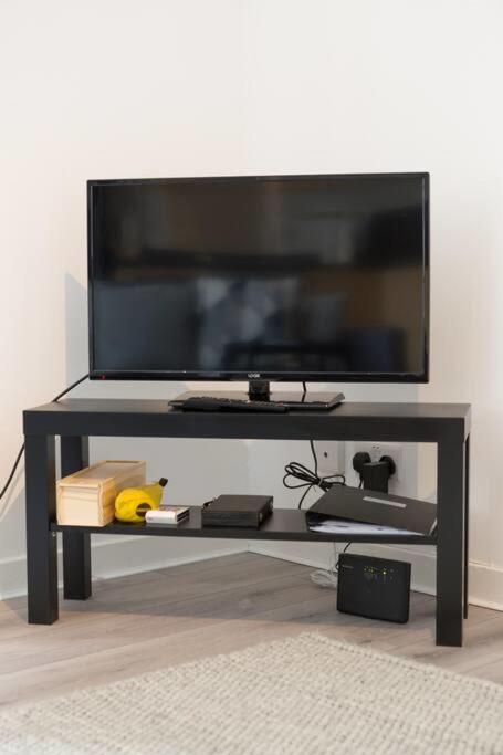 Apartment Modern & Bright 1 Bed For 4 Close To Centre! *