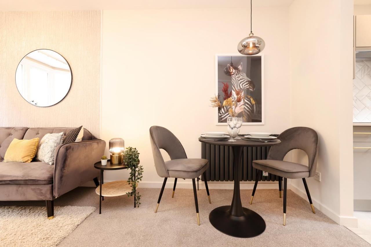 Joivy Modern 1 Bed Flat In West End, Close To Princes Gardens Apartment *