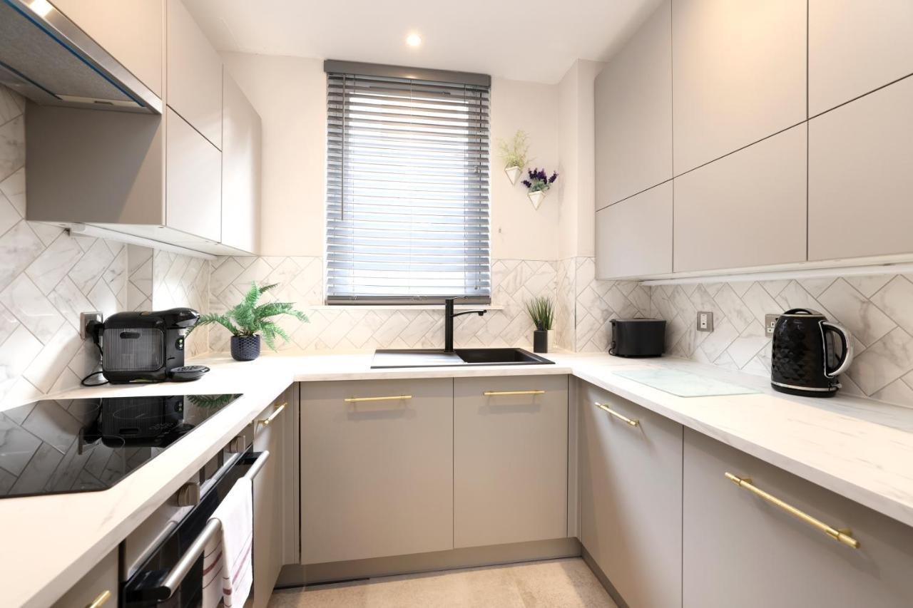 Apartment Joivy Modern 1 Bed Flat In West End, Close To Princes Gardens