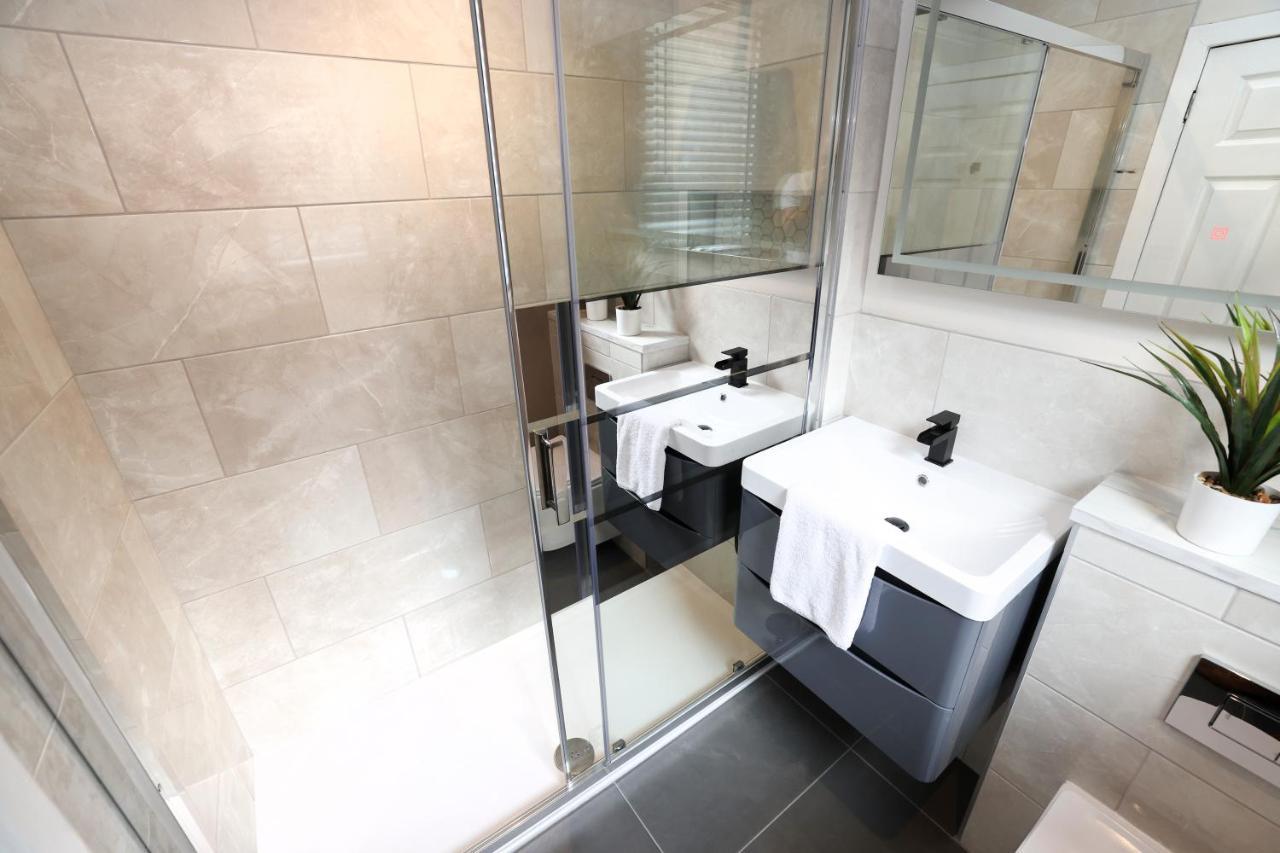 Apartment Joivy Modern 1 Bed Flat In West End, Close To Princes Gardens