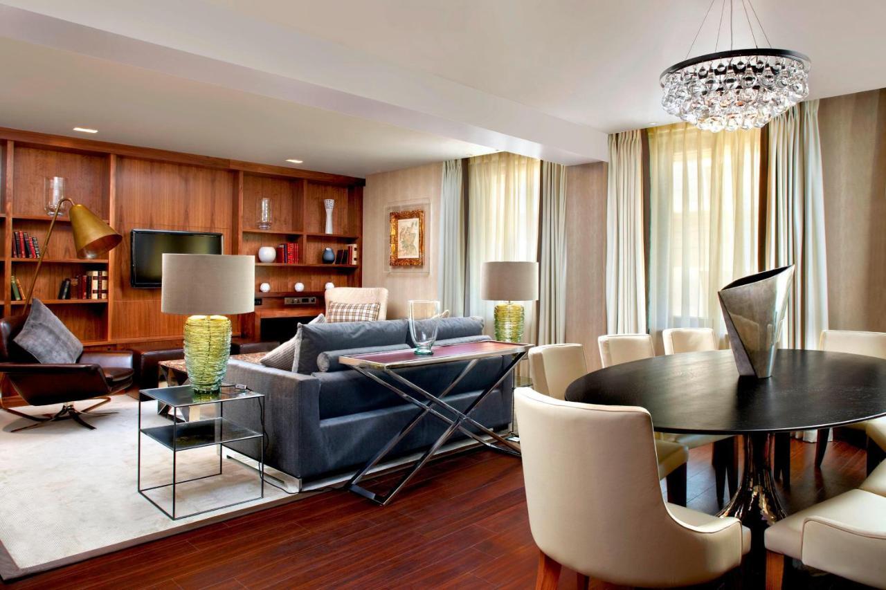 Sheraton Grand & Hotel